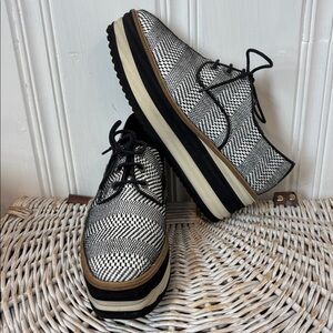 L'INTERVALLE Funky Black & White Woven Platform Oxfords – EU 37 / US 7
